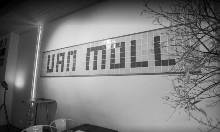 Van Moll Achtergrond